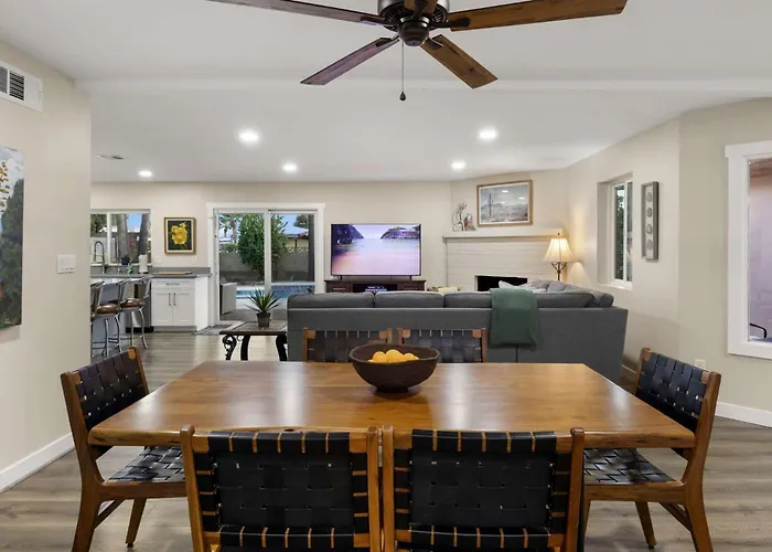 Desert Nights Retreat Pool & Firepit Holiday home Scottsdale