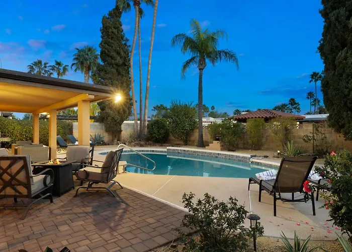 Holiday home Desert Nights Retreat Pool & Firepit *